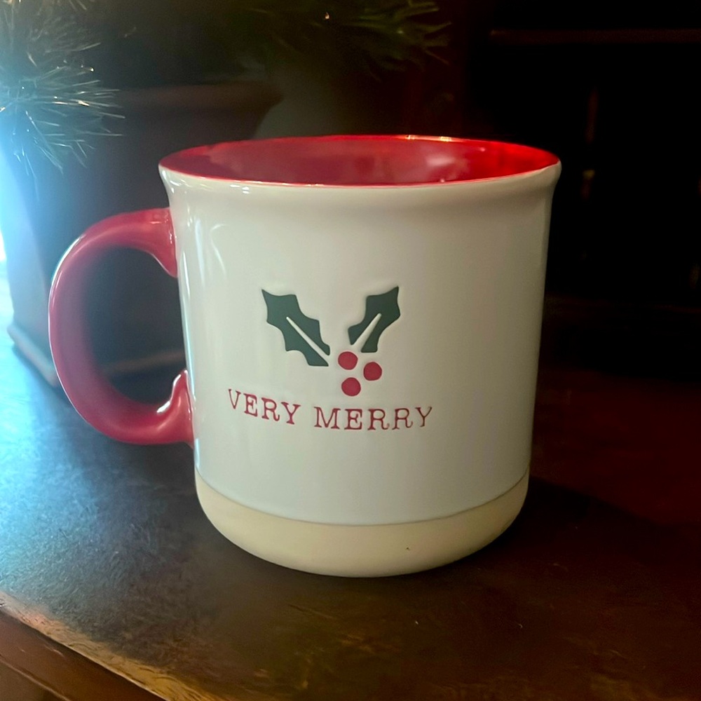 FAO Schwarz Merry Christmas mug (microwave and dishwasher safe)